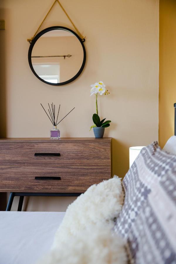 Electi Apartments Cฮารากิ ภายนอก รูปภาพ